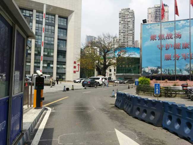 重庆中国人民解放军第三二四医院车牌识别系统案例 - 中出网-智能出入口门户