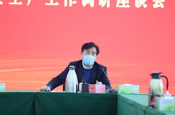 百胜智能董事长刘润根在座谈会上发言