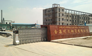 乌鲁木齐金鑫利达钢管有限公司伸缩门工程案例 - 中出网-智能出入口与停车充电门户