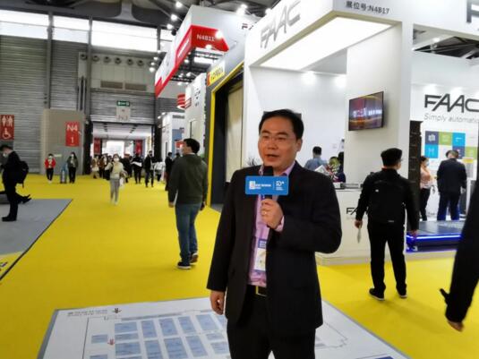 FAAC中国区总经理朱长军接受了现场媒体的采访