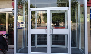 平衡粥店连锁店肯德基门案例 - 中出网-智能出入口与停车充电门户