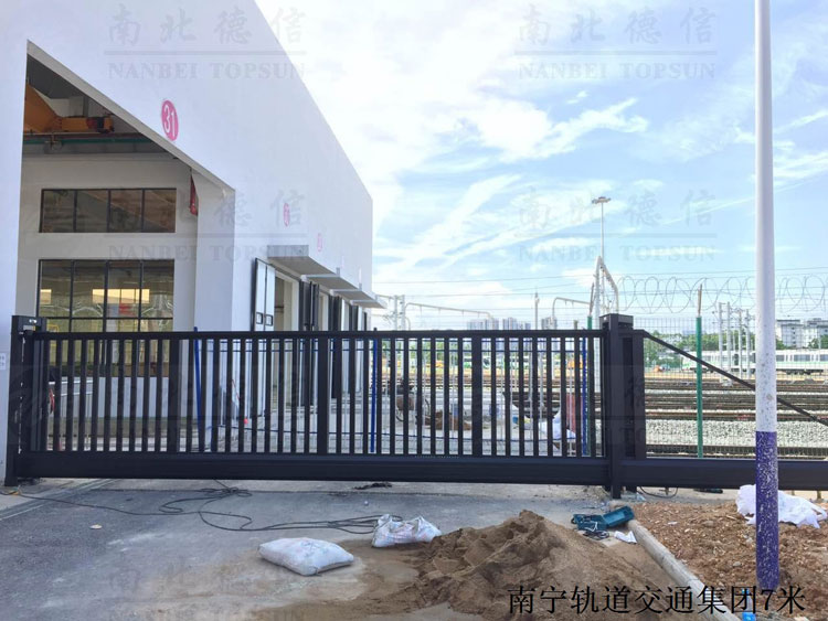 南宁轨道交通集团7米无轨悬浮门案例 - 中出网-智能出入口与停车充电门户