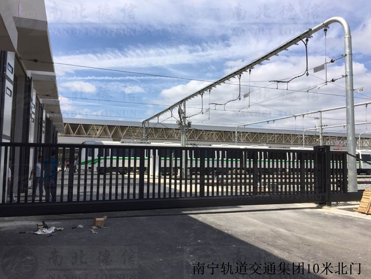 南宁轨道交通集团10米北门无轨悬浮门案例 - 中出网-智能出入口与停车充电门户