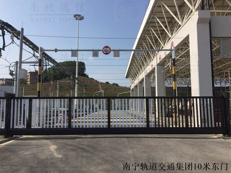 南宁轨道交通集团10米东门（1）无轨悬浮门案例 - 中出网-智能出入口与停车充电门户