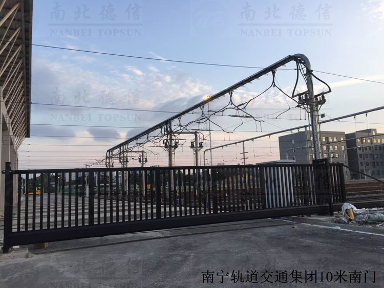 南宁轨道交通集团10米南门（1）无轨悬浮门案例 - 中出网-智能出入口与停车充电门户