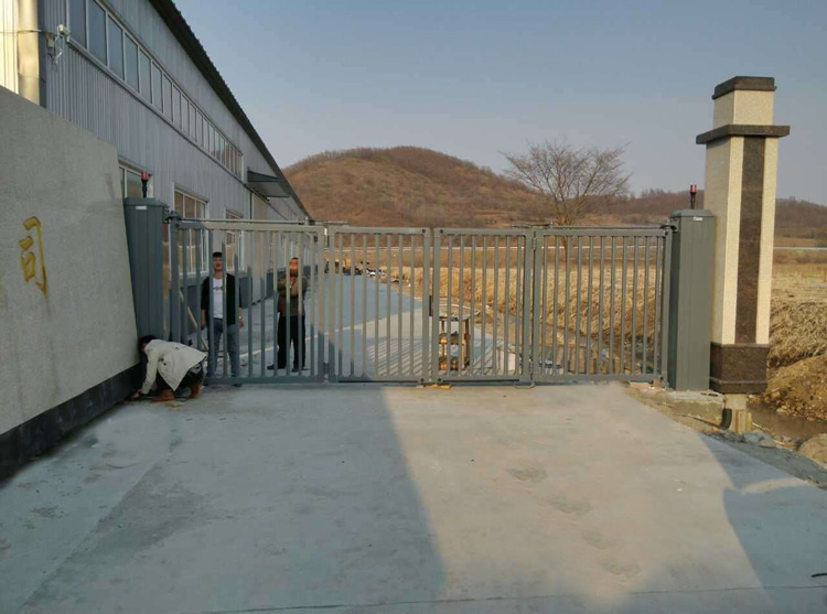 黑龙江省牡丹江绥芬河市无轨悬浮门案例 - 中出网-智能出入口与停车充电门户