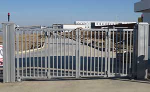 新疆新特新能建材有限公司智能无轨悬浮门工程案例 - 中出网-智能出入口与停车充电门户