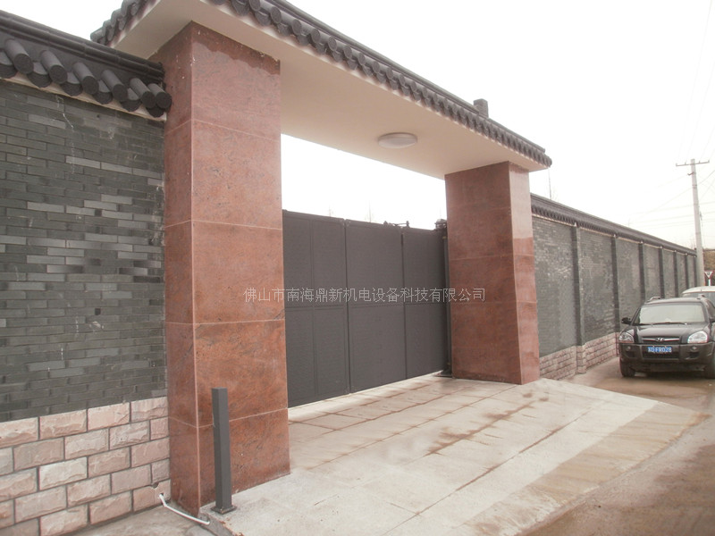 溧阳市田家山村委会智能无轨悬浮门工程案例 - 中出网-智能出入口与停车充电门户