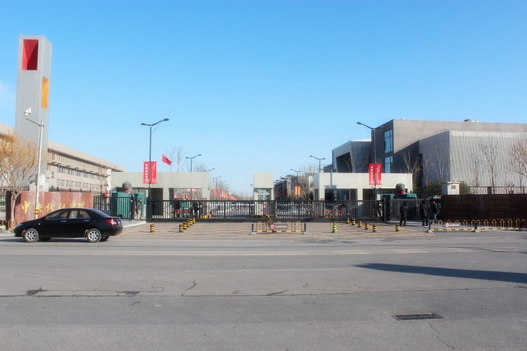 中央戏剧学院智能无轨悬浮门工程案例 - 中出网-智能出入口与停车充电门户