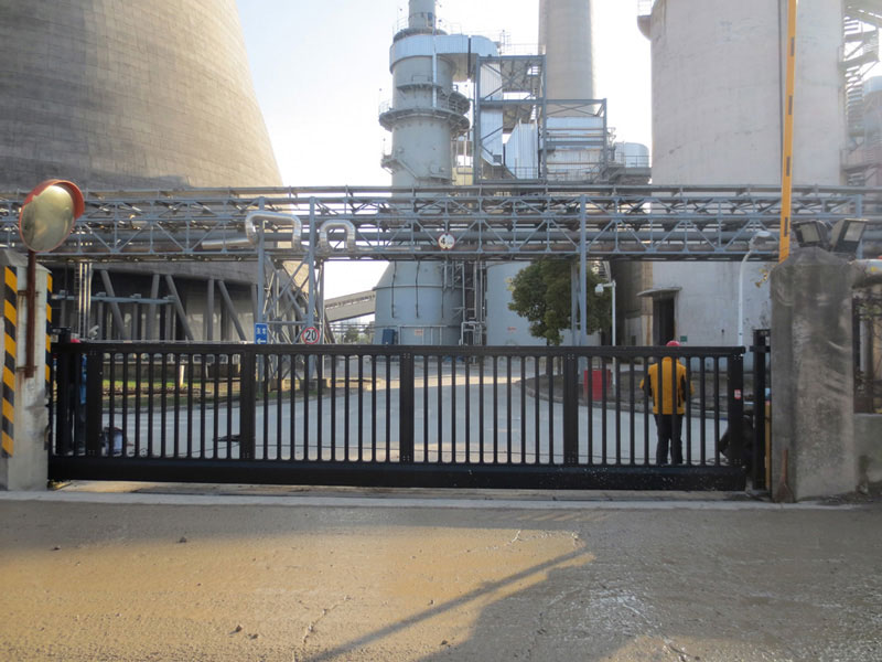 苏州市华能电厂智能安全伸缩平移门工程案例 - 中出网-智能出入口与停车充电门户