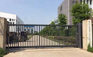 江苏泰州市靖江市无畏警用设备有限公司安宝T智能安全平移门工程案例 - 中出网-智能出入口与停车充电门户