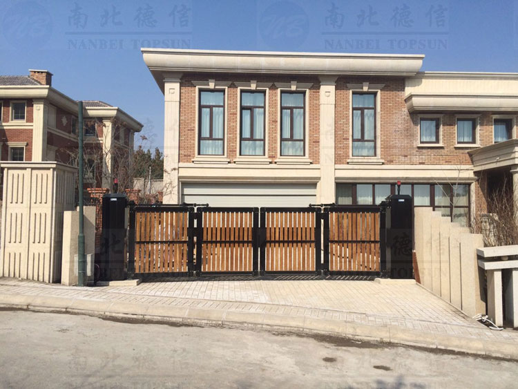 长春市私人别墅开泰柚木工程案例悬折门 - 中出网-智能出入口与停车充电门户