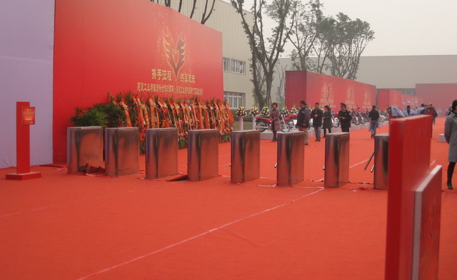 重庆建设三棍闸工程案例 - 中出网-智能出入口与停车充电门户