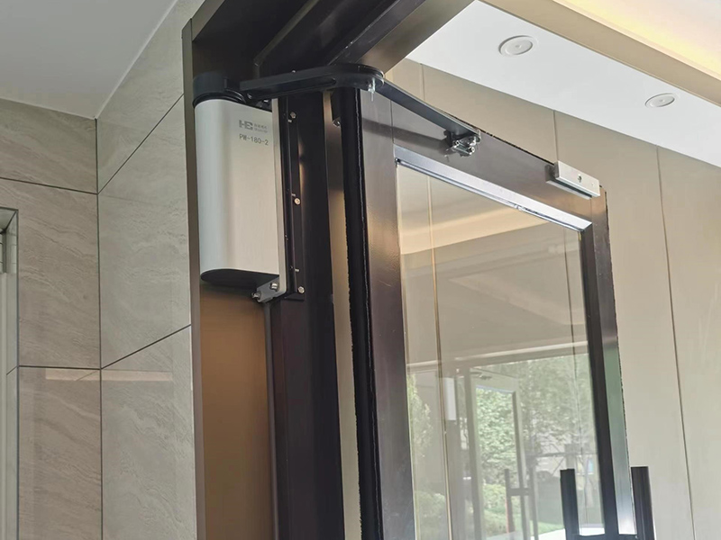 曲臂式开门机 - 中出网-智能出入口与停车充电门户