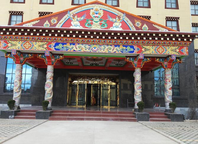 甘牧天合藏文化国际酒店旋转门案例 - 中出网-智能出入口门户