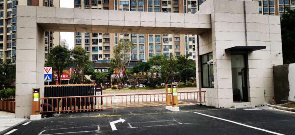 泉州惠安闽南建工大厦正式启用蓝卡AI云无人化停车场管理系统