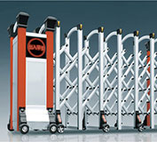 浦口中学大门改用福州出安伸缩门