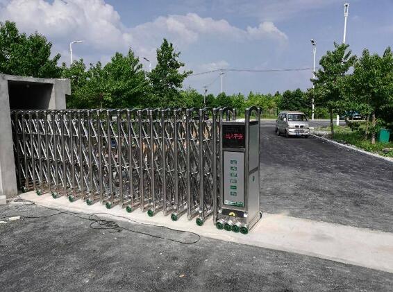 保定出安智能电动伸缩门顺利进驻保定市第七中学