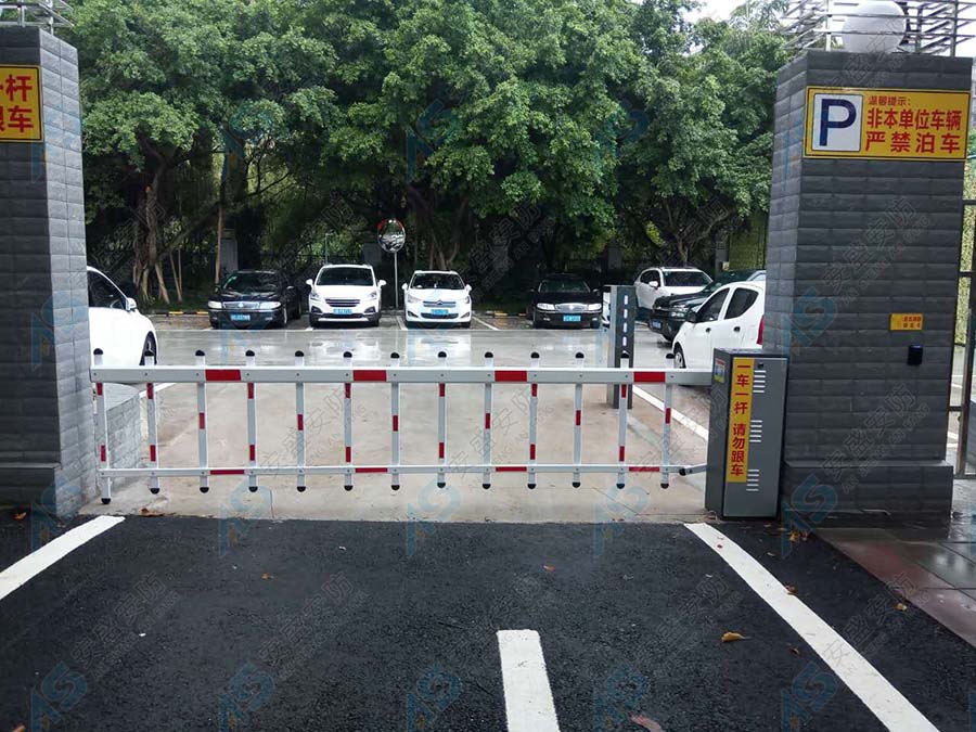 重庆出安智能栅栏道闸进驻重庆永川105