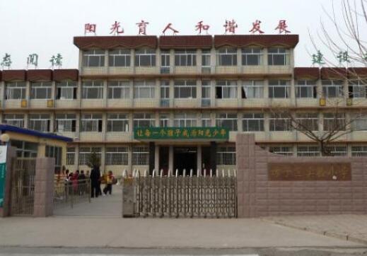 潍坊出安智能伸缩门闪耀潍坊市坊子区实验学校大门口