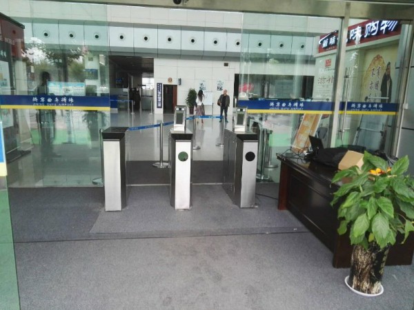 济宁出安智能人行通道翼闸进驻济宁机场