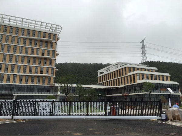 喜迎台州出安智能分段平移门进驻浙能台州第二电厂