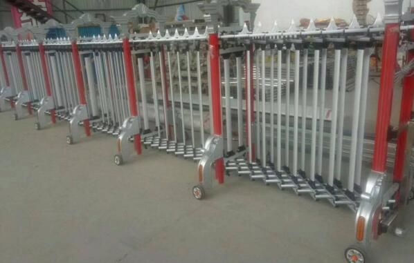 台州市德长环保有限公司大门口的伸缩门由台州出安智能提供