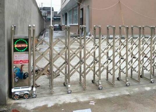 立成檀香府选用台州出安智能电动伸缩门