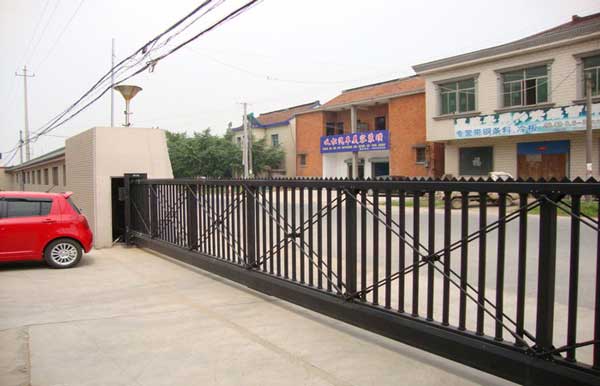 热烈祝贺镇江出安智能悬浮门进驻江苏丹阳姚氏灯具有限公司