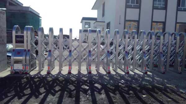 庆贺镇江出安智能电动伸缩门进驻镇江佳源•巴黎都市