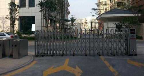 嘉兴出安智能伸缩门成功牵手嘉兴市秀水经济信息专修学院