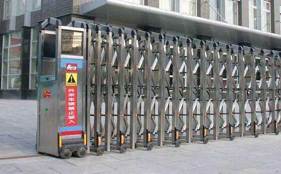 嘉兴出安智能电动伸缩门闪亮在嘉兴海虹机电科技股份有限公司大门口