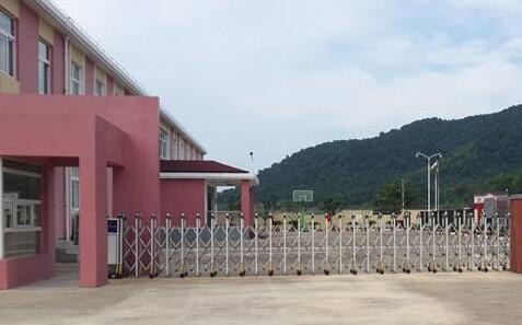 金华市方格外国语学校安装金华出安智能电动伸缩门正式投入使用