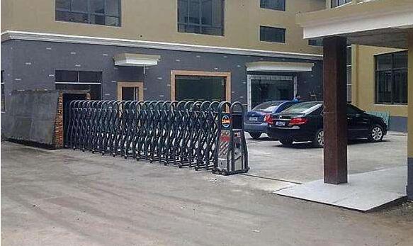 金华出安智能伸缩门成金华市英达学校的亮点