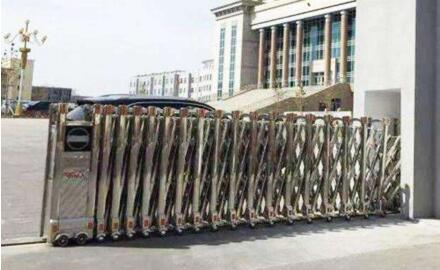 金华华侨学校选用金华出安智能电动伸缩门