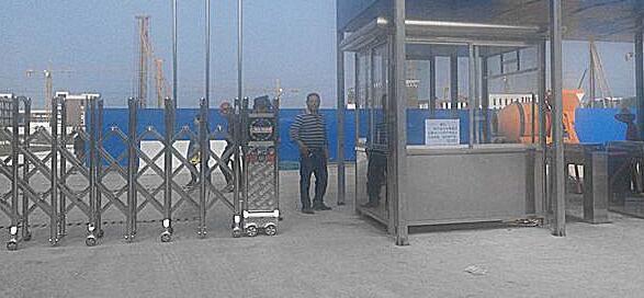 中天公元诚品选用金华出安智能电动伸缩门