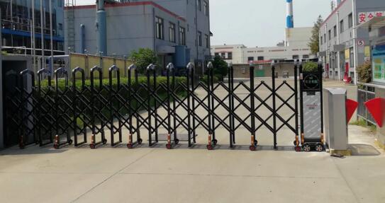 金华市新纪元丰子恺学校项目与金华出安智能再度合作引进电动伸缩门