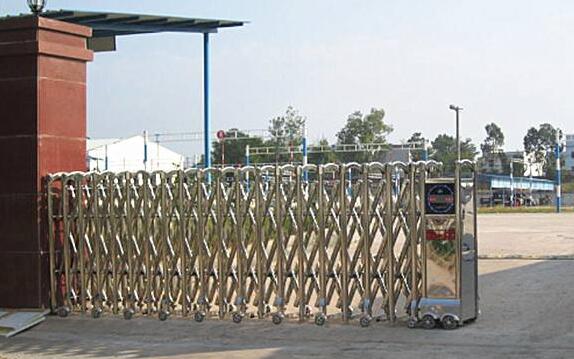 沧州医学高等专科学校选择沧州出安智能为伸缩门供货商