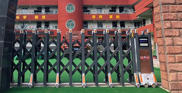 沧州出安智能电动伸缩门点缀沧州炎黄武术学校