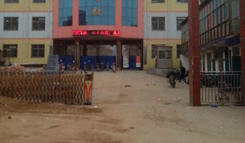 邯郸出安智能伸缩门成为邯郸市明山学校的门柱