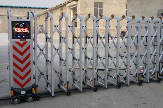 邯郸出安智能电动伸缩门进驻永美花苑大门口