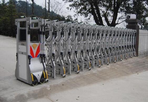 邯郸市第二财经学校选择邯郸出安智能为伸缩门供货商