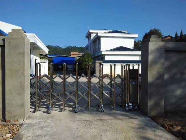 喜迎赣州出安智能电动伸缩门进驻瑞金森林公安局泽覃派出所