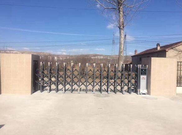 张家口出安智能为沧州市兴业纸制品有限公司大门口安装电动伸缩门