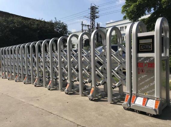 张家口学院与张家口出安智能伸缩门达成合作协议