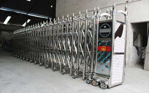 张家口机械工业学校与张家口出安智能再度合作引进伸缩门