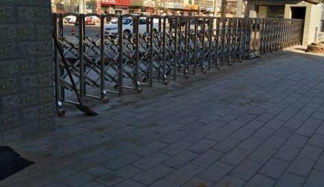 热烈祝贺张家口出安智能电动伸缩门安装在张家口文华电力中等职业学校大门口