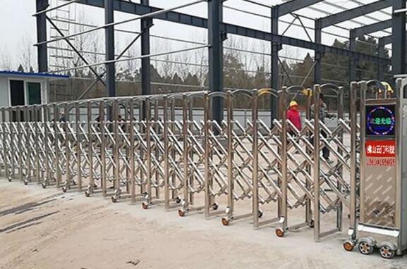 张家口新名人中等职业学校选用张家口出安智能电动伸缩门