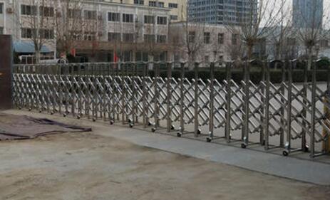 张家口出安智能伸缩门成功落地张家口胜达聚合物有限公司