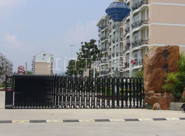 喜迎滁州出安智能电动伸缩门进驻滁州会峰园居民小区